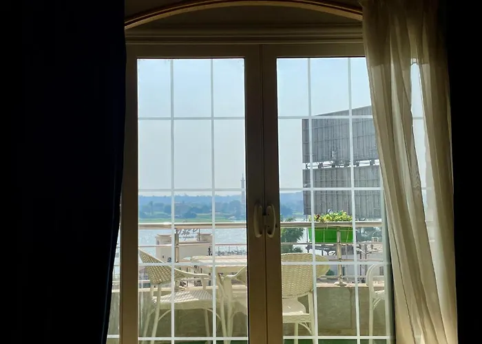 3Bedroom Nilefront Luxapartment